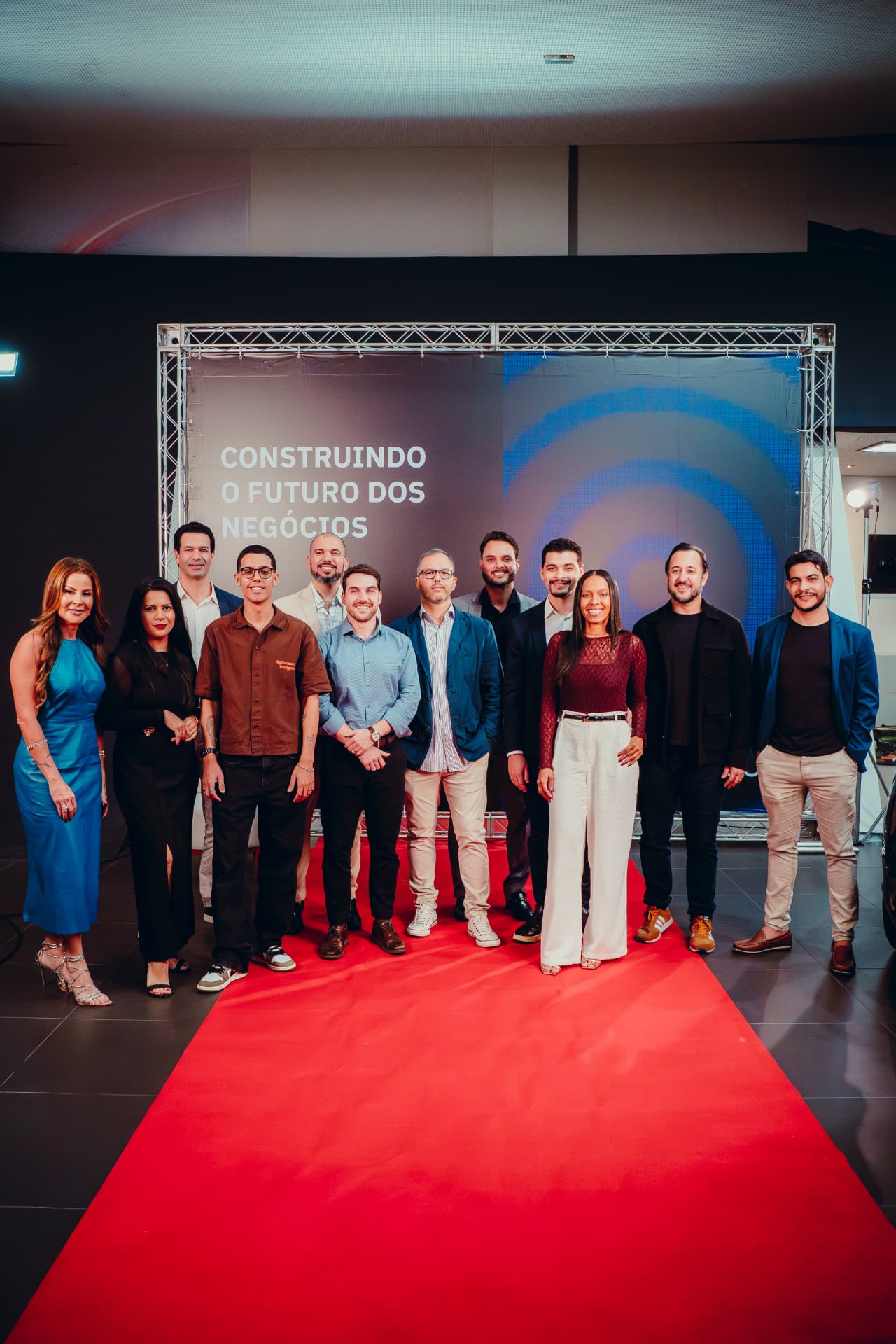 Grupo de participantes no evento Construindo o Futuro dos Negócios